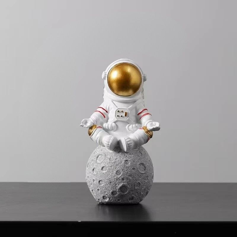 Figurine personnage : Astronaute en méditation
