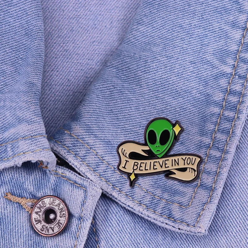 Pin's extraterrestre " I believe in you"