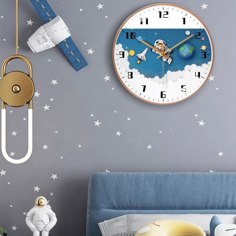 Horloge astronaute flottant dans l'espace